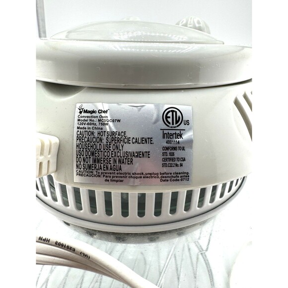 Magic Chef convection oven  Model (mcsgc07w) 750 Watt 7 Liters - Picture 3 of 5